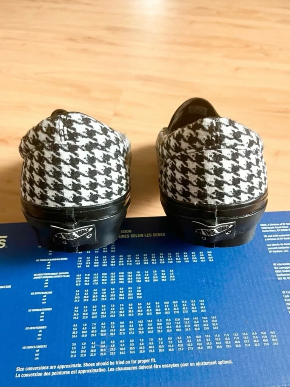 Vans Premium Classic Slip-On Shoe Houndstooth Black / White Women 11.5Mens 10.0